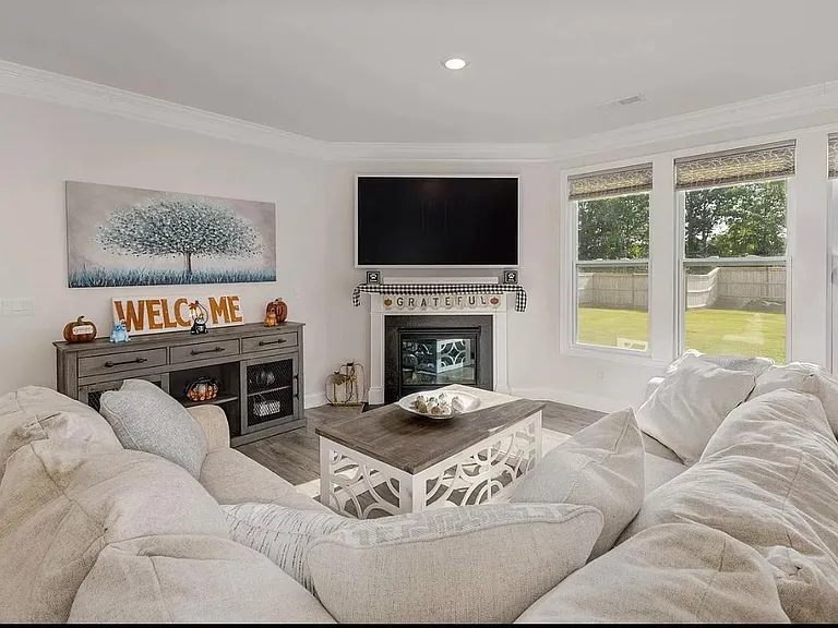 6231 Graymount Trl — Photo 10