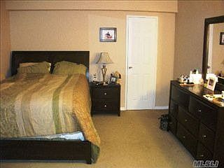 3rd image of 15040 71st Ave APT 3K