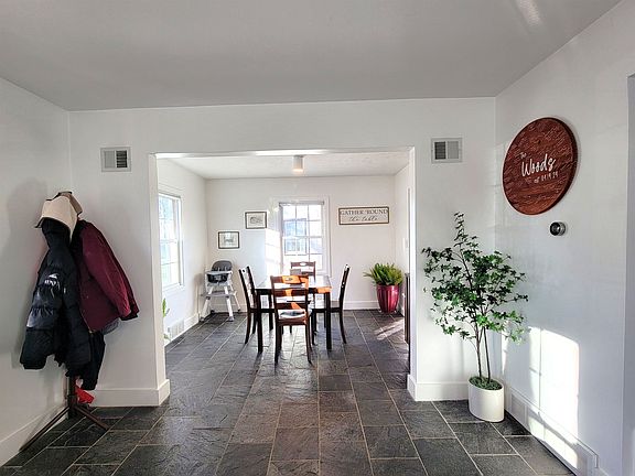 4th image of 937 Highland Ave