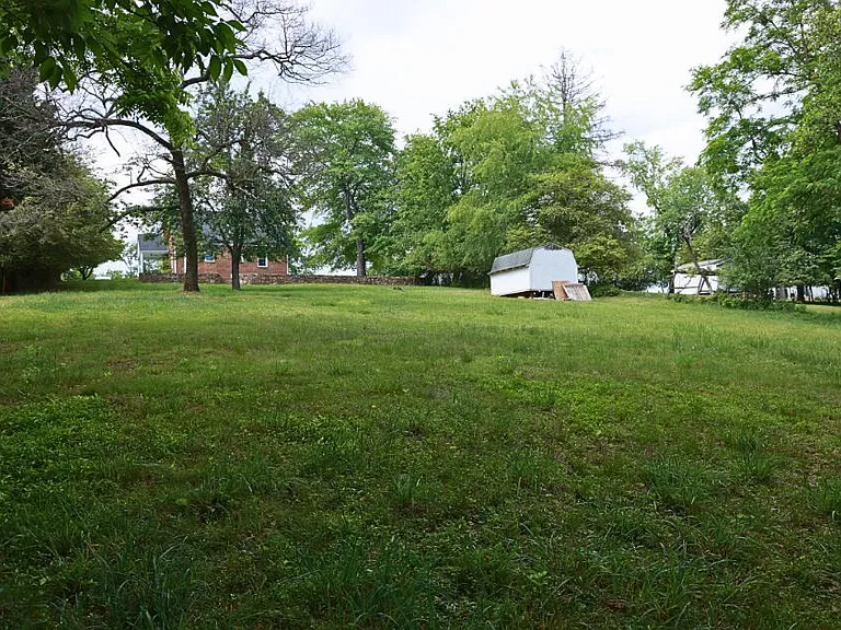 32 Upland Dr — Photo 32