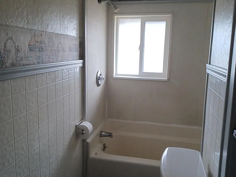 1524 E 1st Ave #4 — Photo 9