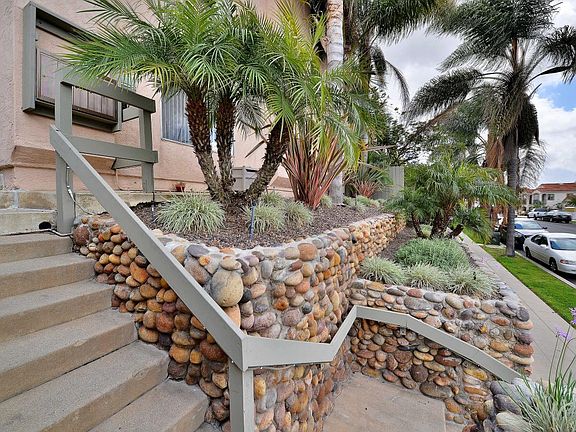 2nd image of 3767 Villa Terrace