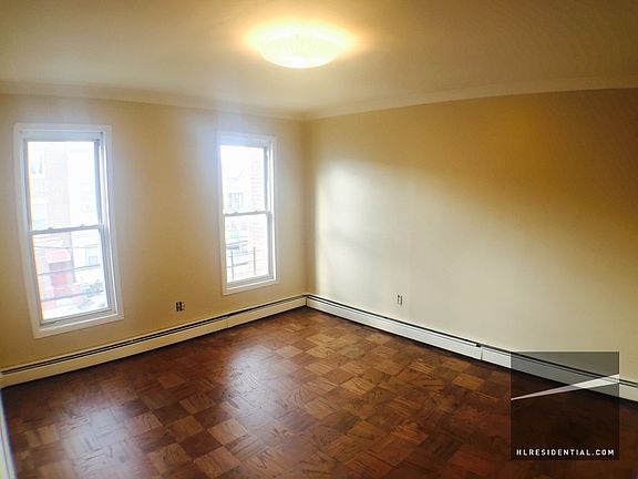 2nd image of 2537 23rd St #2