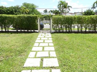 2600 Red Rd, Miami, FL 33155