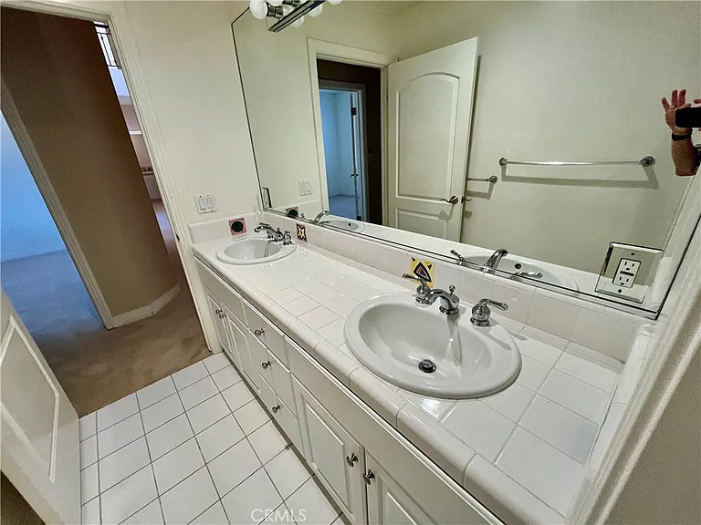 715 S Broadway #B — Photo 43