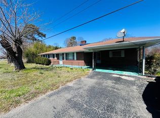 925 S Franklin Rd, Mount Airy, NC 27030