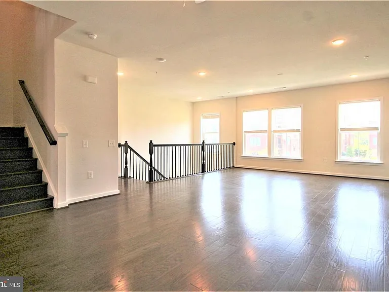 3974 Norton Pl #50 — Photo 5