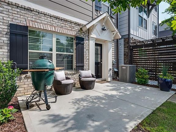 5th image of 1093 Kirkland Cir