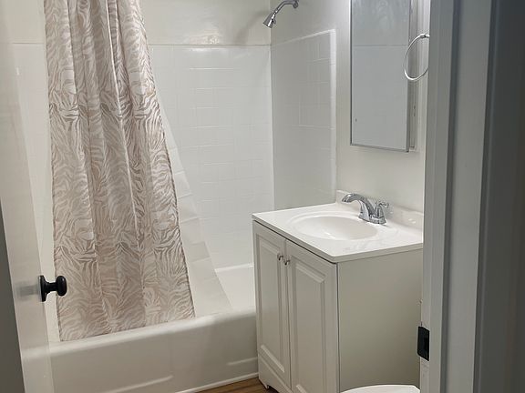 5th image of 1029 N Euclid Ave APT 1