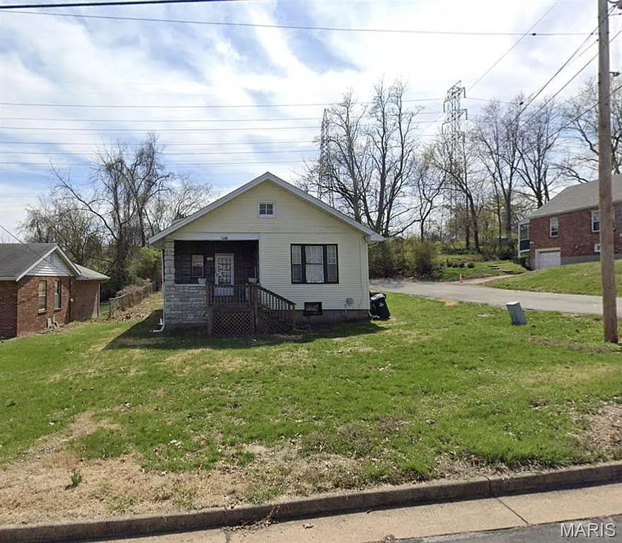 7446 Liberty Ave photo 1