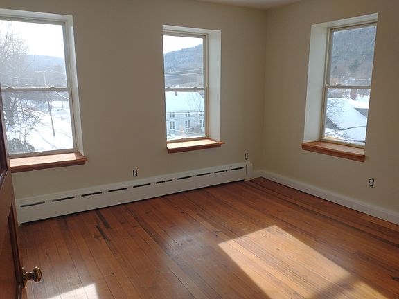 Corner bedroom 1