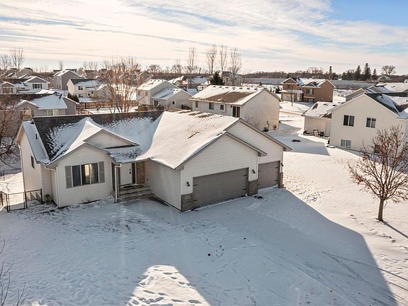 4th image of 213 Summerfield Ln
