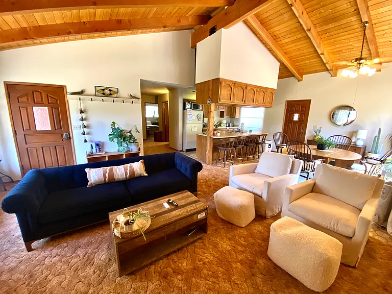2105 Woodland Dr — Photo 4