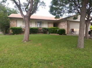 10133 Peppertree Ln, Fort Worth, TX 76108