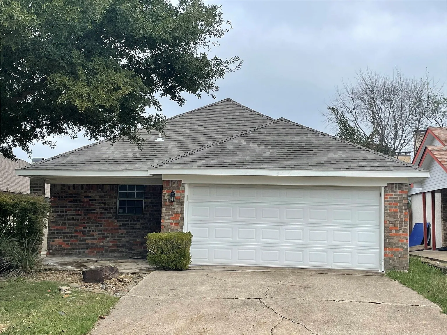 3 bed, 1422 sqft, $1,975 — Photo 1