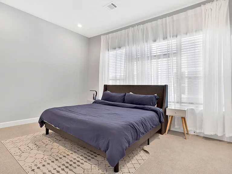 3310 Pease St — Photo 22