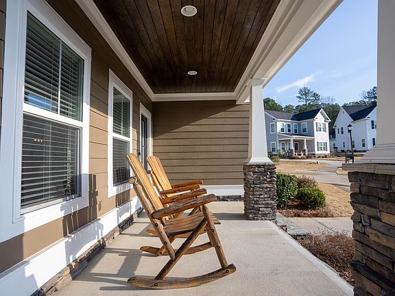 2nd image of 1231 Carriage Ridge Dr