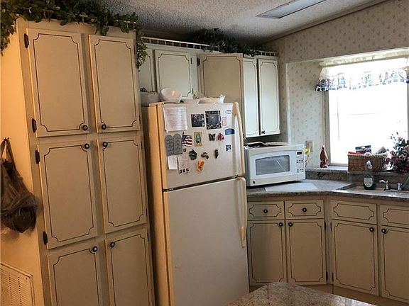 4th image of 602 Oak Blvd