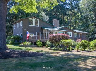 9575 NE Viewcrest Ave, Bainbridge Island, WA