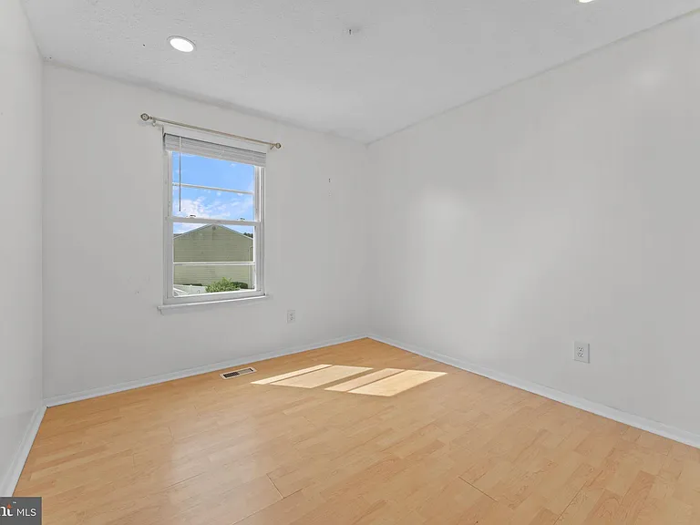 8561 Skipjack Pl — Photo 37