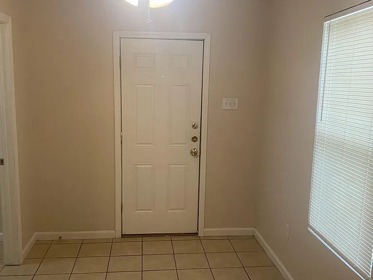 106 E Pearl Ave — Photo 9