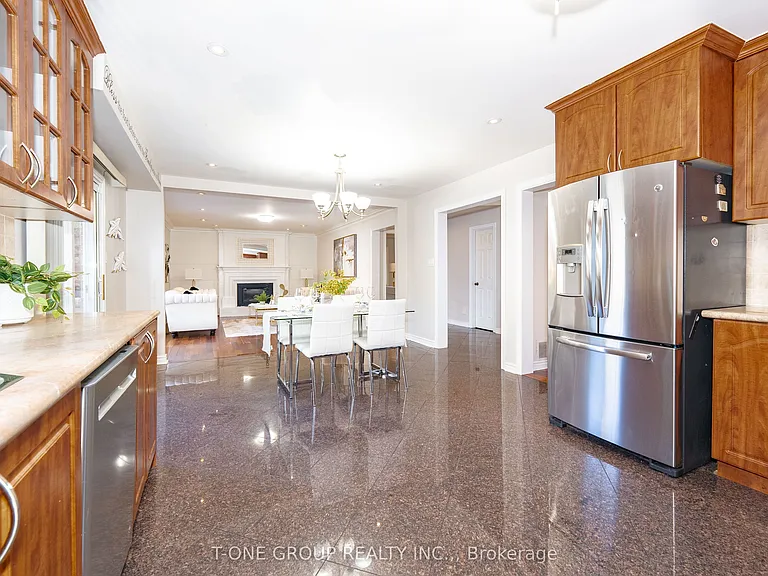 382 Elgin Mills Rd W — Photo 19