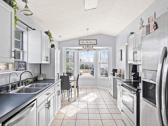 4th image of 2051 W Windgate Ct
