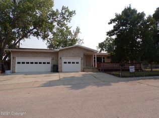 709 W 9th St, Gillette, WY 82716