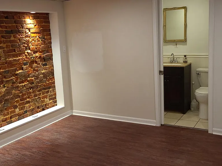 1803 Aliceanna St — Photo 8