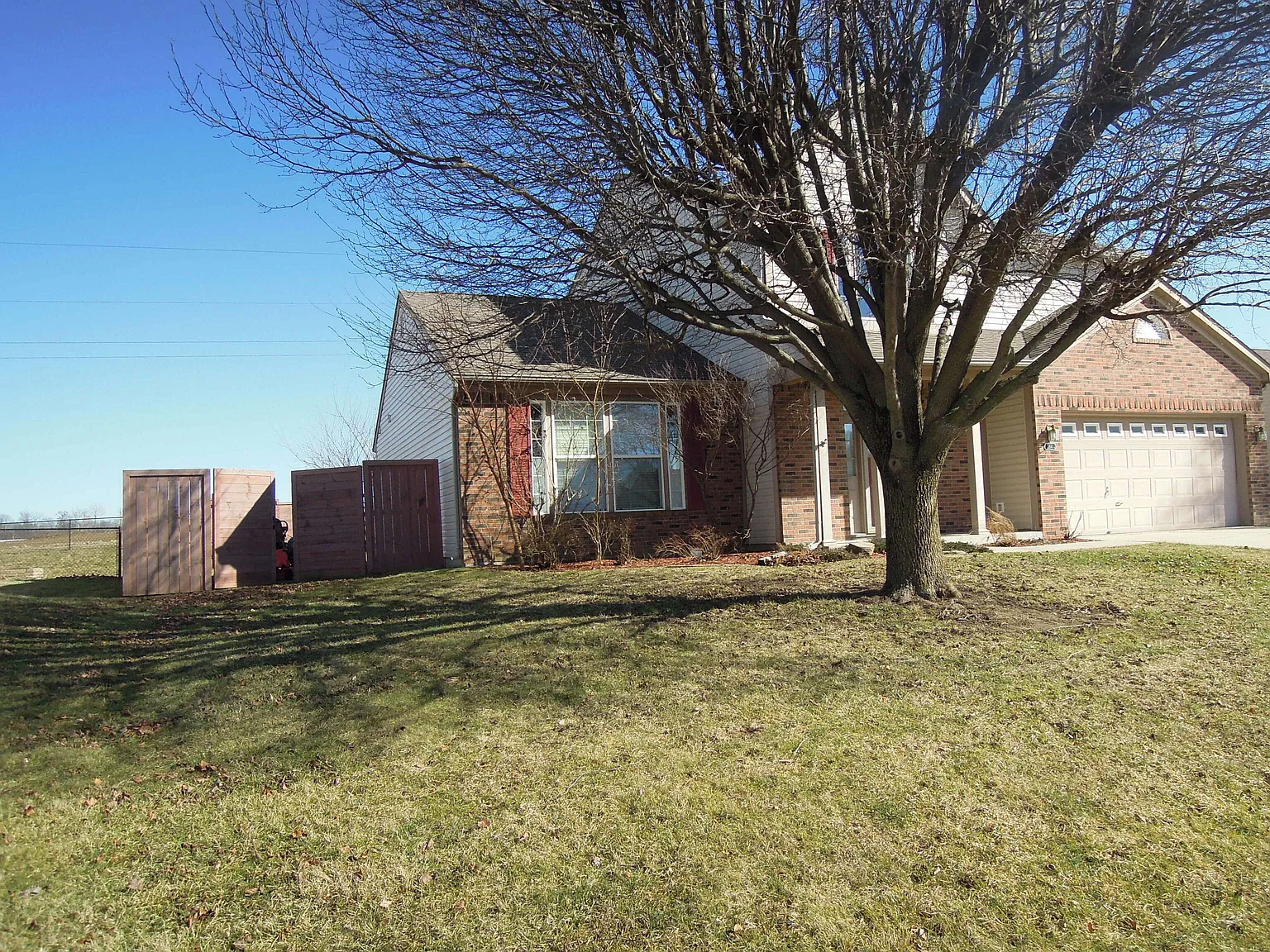 264 Pineview Dr photo 1