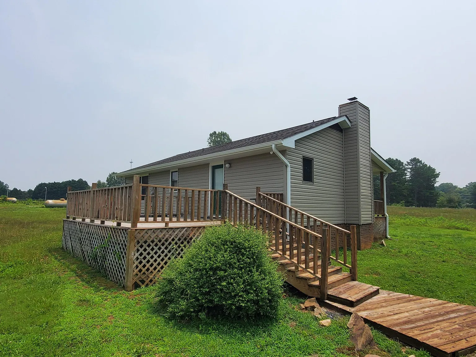 630 Anna Dr — Photo 3
