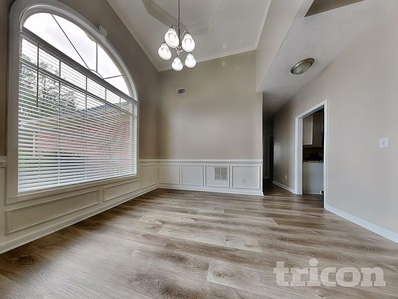 4th image of 440 Pebble Blvd