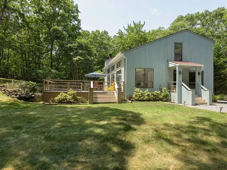 1561 Millstone Rd — Photo 2