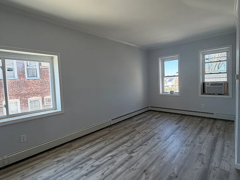 87 Macarthur Ave #2 — Photo 5
