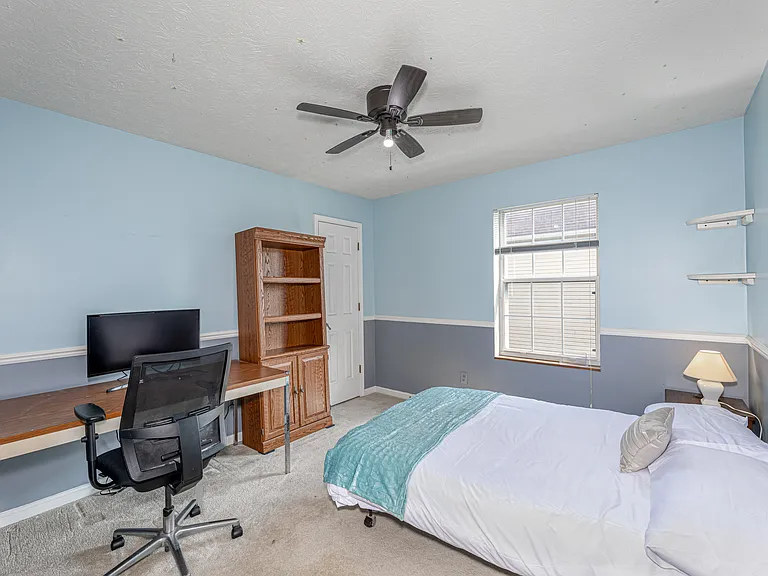 7555 Crickwood Ln — Photo 18