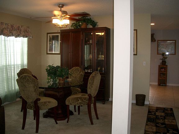 Dining rm