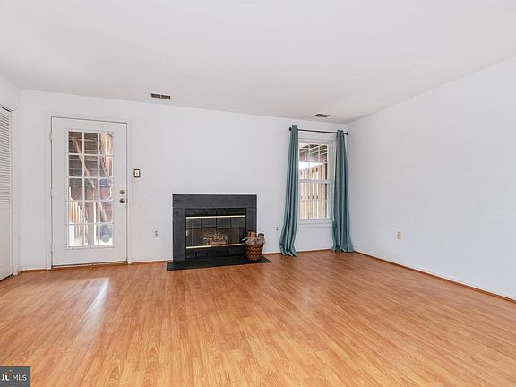 2nd image of 8525 Woodland Manor Dr
