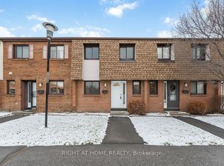 25 B Bertona St, Ottawa, ON K2G4G7
