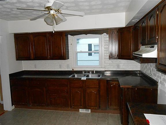 3rd image of 3314 Glencoe Ave