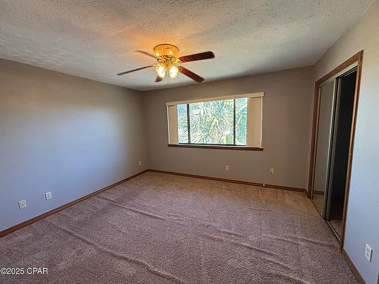 6441 Oakshore Dr — Photo 9