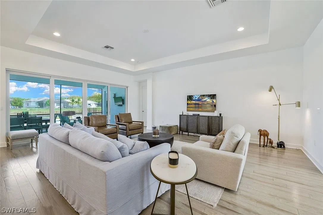 2 bed, 2620 sqft, $4,500 — Photo 3