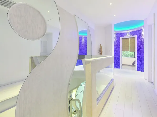 418 East 59th Street image 15 of 20