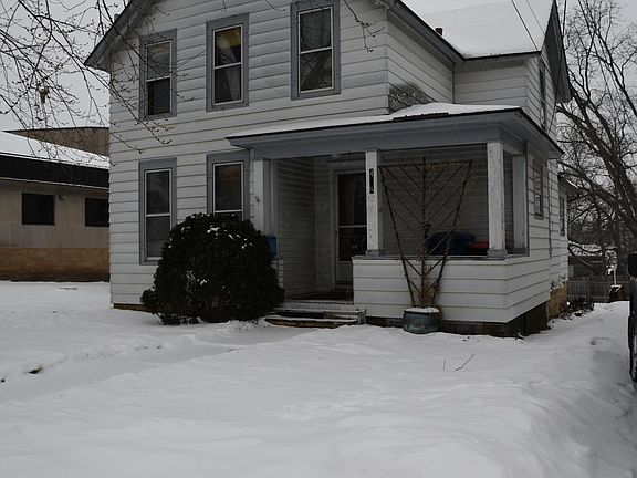 2nd image of 418 8th St