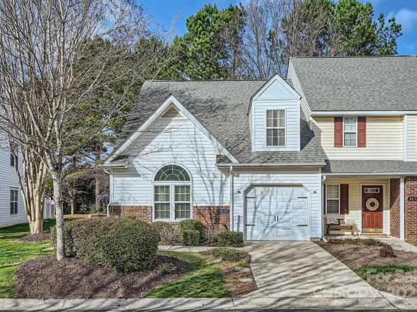 8636 Robinson Forest Dr, Charlotte, NC 28277
