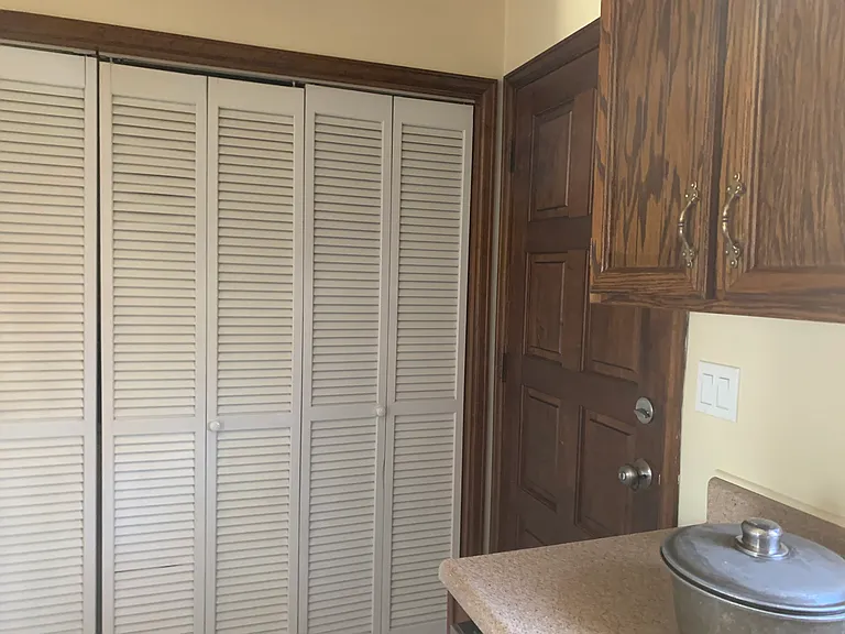 717 E Geneseo St — Photo 5