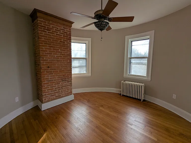 1300 Summit Ave #3 — Photo 5