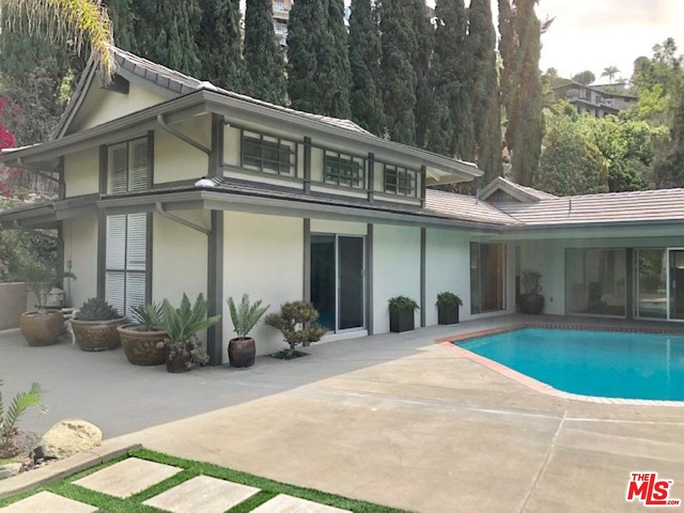 1st image of 3816 Berry Dr
