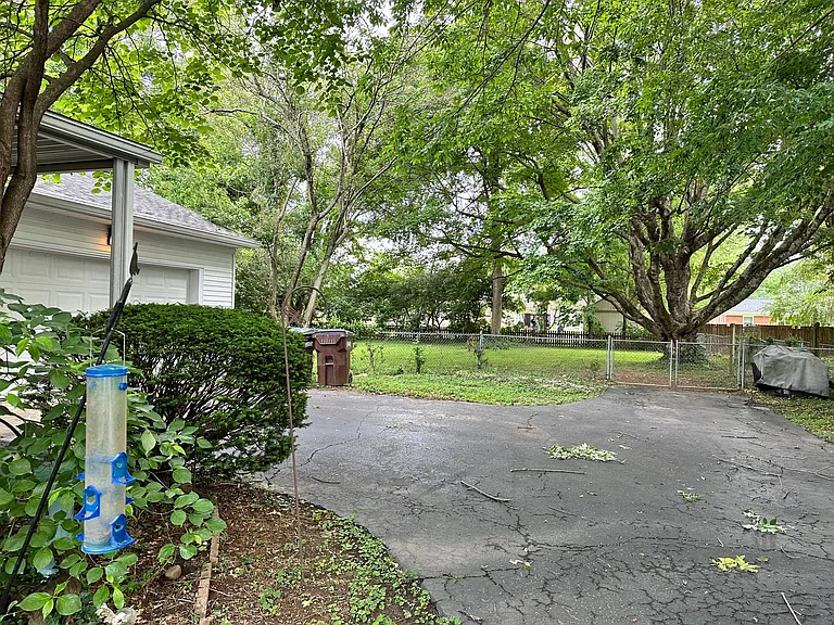 8600 Perry Rd — Photo 21