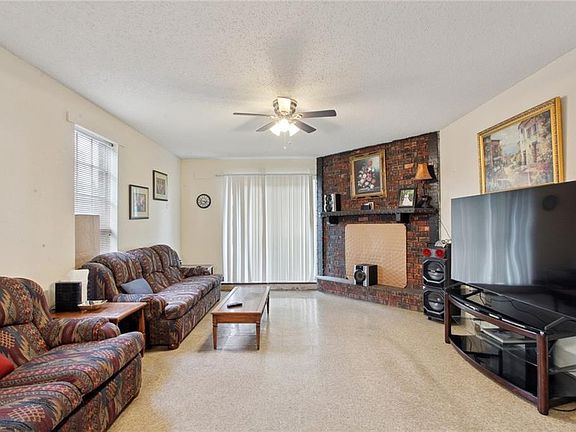 3rd image of 2718-2720 Jasper Ave