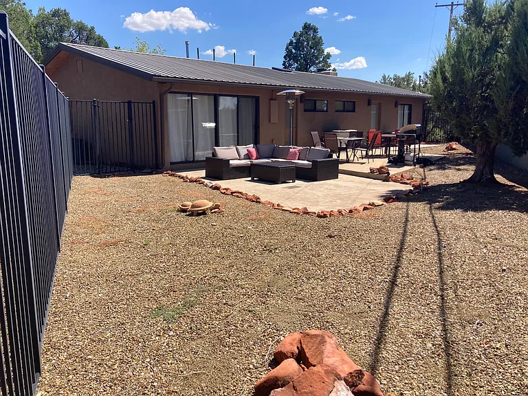 385 Coffee Pot Dr — Photo 17